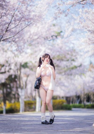 中文字幕蜜臀蜜乳_BD英语在线播放观看