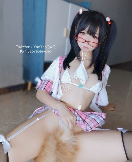 农村妇女野外偷男人_高清神马在线观看