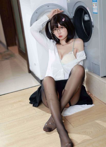 美女图片诱人大胆裸露_BD韩语免费播放