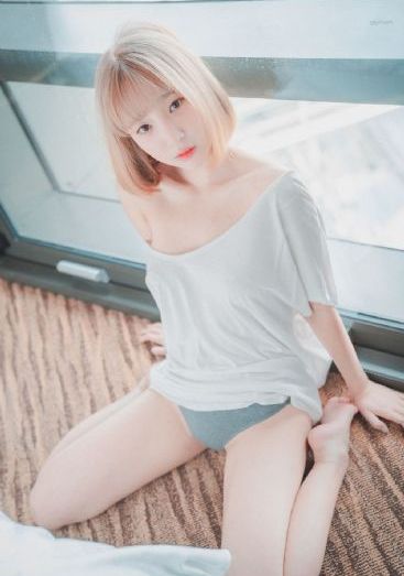 女人跪下吃男人的j8免费视频_BD英语手机在线观看