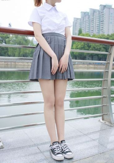 麻豆国产AV穿旗袍强迫女佣人_BD国语手机在线观看